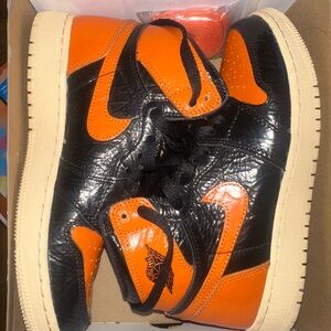 Air Jordan 1 shattered backboard